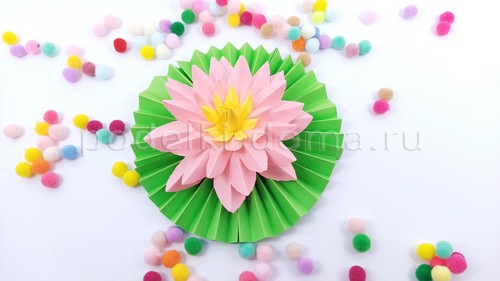 Голубая лилия из бумаги Голубая лилия из бумаги