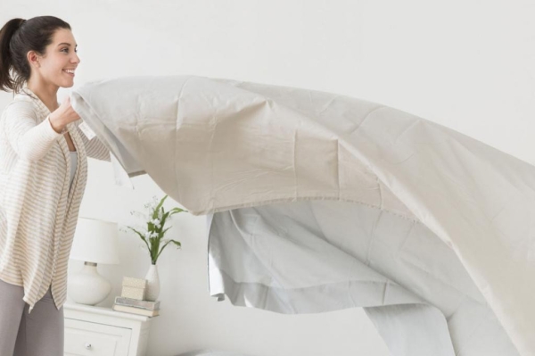 Способы, которые позволят заправить одеяло в пододеяльник за минуту Способы, которые позволят заправить одеяло в пододеяльник за минуту