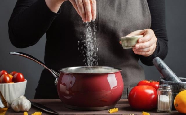 Можно ли исправить ошибку: что делать, если пересолили блюдо Можно ли исправить ошибку: что делать, если пересолили блюдо