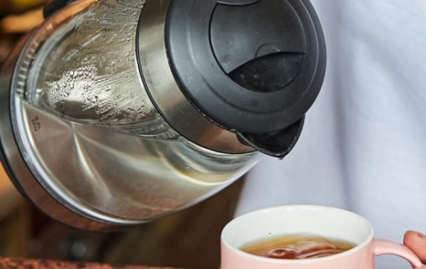 С чем связана примета, запрещающая разбавлять чай водой С чем связана примета, запрещающая разбавлять чай водой