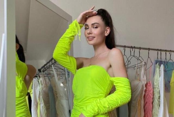 В чем встречать Новый 2023 год: наряды какого цвета нельзя надевать на новогодний вечер