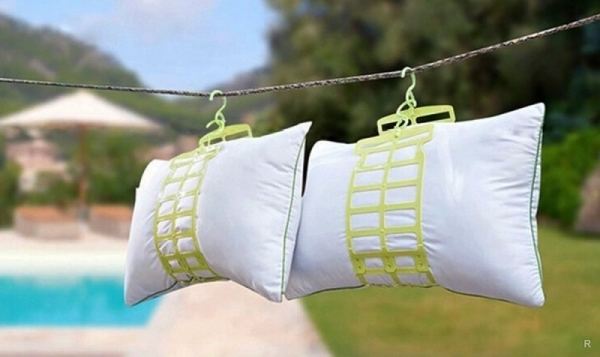 Простые способы, благодаря которым удастся удалить желтые пятна с подушки Простые способы, благодаря которым удастся удалить желтые пятна с подушки