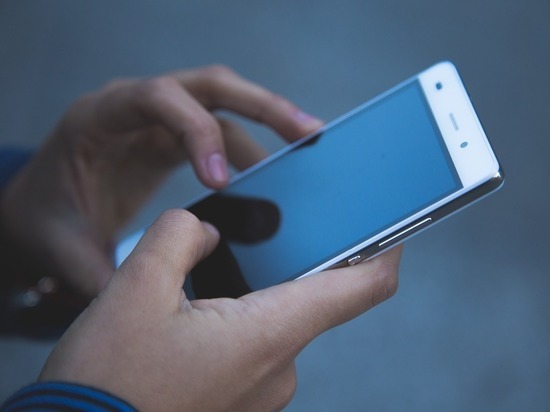 «Коммерсантъ»: в РФ хотят создать новую мобильную операционную систему