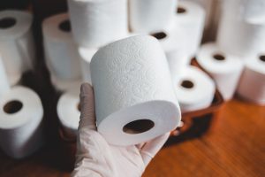 Почему стоит отказаться от туалетной бумаги, чем ее можно заменить Почему стоит отказаться от туалетной бумаги, чем ее можно заменить