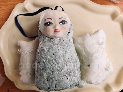 Снегурочка из смешанного папье-маше Снегурочка из смешанного папье-маше