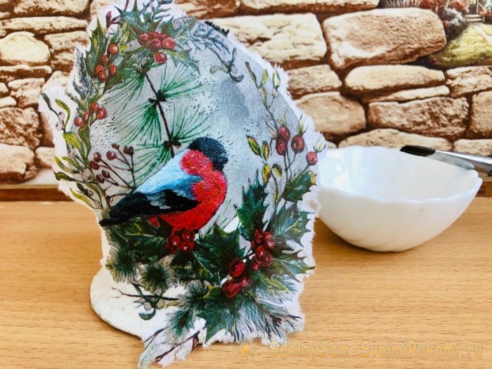 Как сделать елочная игрушку «Колокольчик» из бумаги