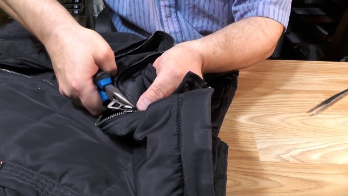 Как правильно поджимать бегунок на молнии Как правильно поджимать бегунок на молнии