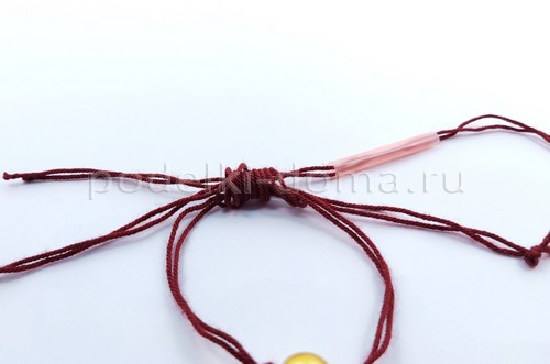 Как сплести браслеты из шнуров и нитей Как сплести браслеты из шнуров и нитей