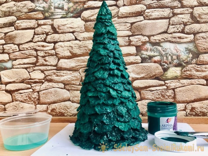 Новогодняя елочка из упаковки для яиц Новогодняя елочка из упаковки для яиц