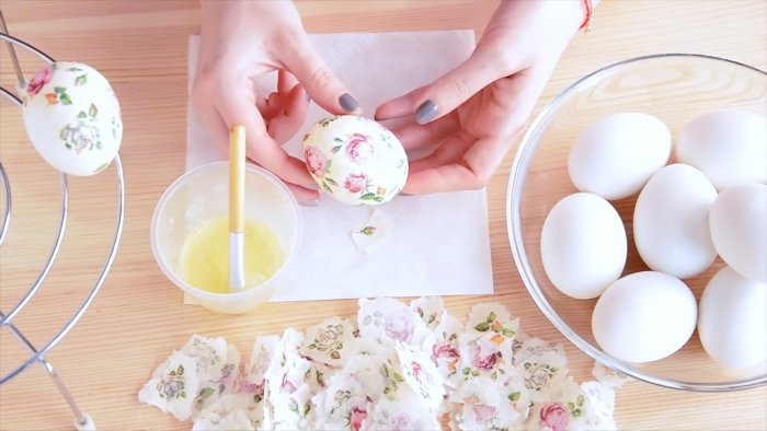 Как запросто украсить яйца без наклеек и сэкономить деньги Как запросто украсить яйца без наклеек и сэкономить деньги