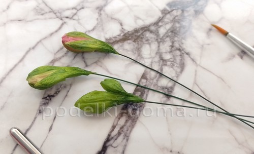 Цветок альстромерия из холодного фарфора Цветок альстромерия из холодного фарфора