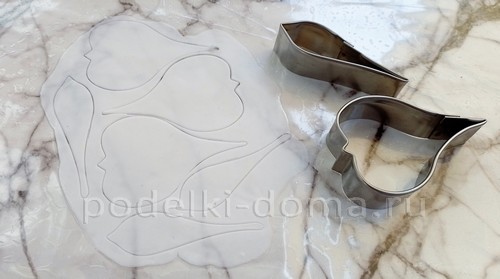 Цветок альстромерия из холодного фарфора Цветок альстромерия из холодного фарфора