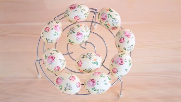 Как запросто украсить яйца без наклеек и сэкономить деньги Как запросто украсить яйца без наклеек и сэкономить деньги