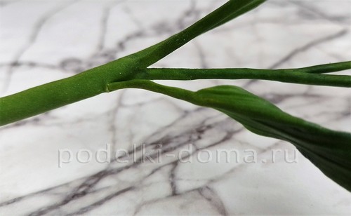 Цветок альстромерия из холодного фарфора Цветок альстромерия из холодного фарфора