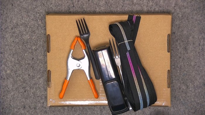 Как без мороки завести бегунок на молнию с помощью вилки Как без мороки завести бегунок на молнию с помощью вилки