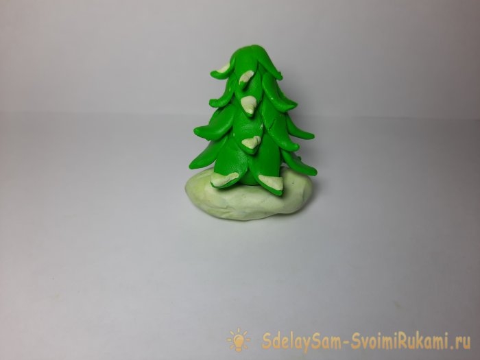Как сделать красивую елочку из пластилина Как сделать красивую елочку из пластилина