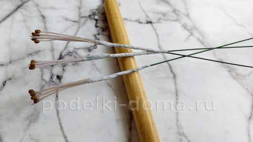 Цветок альстромерия из холодного фарфора Цветок альстромерия из холодного фарфора