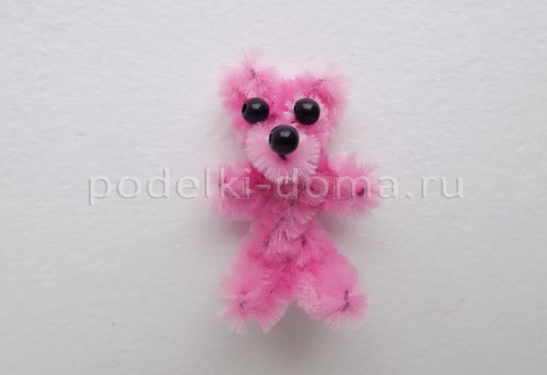 Плюшевый медвежонок из синельной проволоки