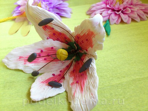 Цветок альстромерия из холодного фарфора Цветок альстромерия из холодного фарфора