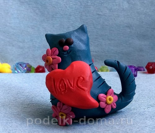 Аппликация из пластилина «Котик с букетом»