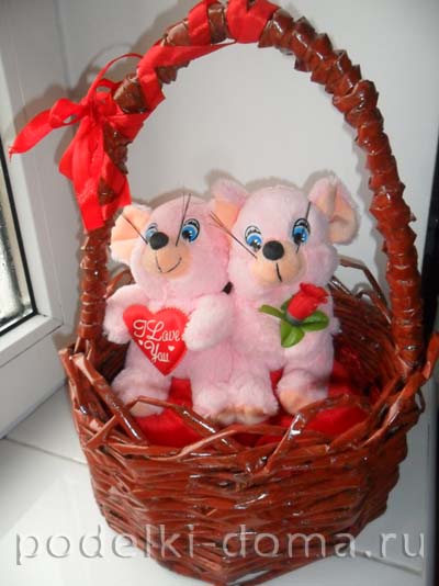 Лодочка-конфетница из бумажной лозы