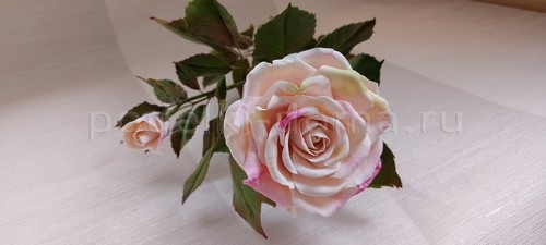 Цветок альстромерия из холодного фарфора Цветок альстромерия из холодного фарфора