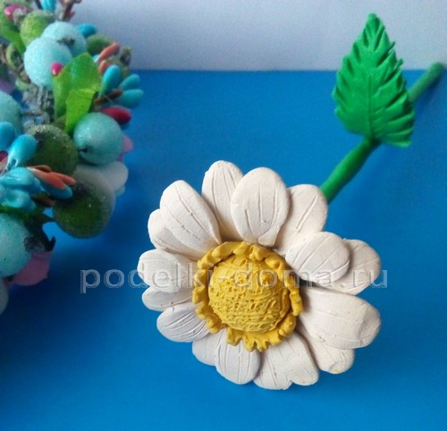 Цветок альстромерия из холодного фарфора Цветок альстромерия из холодного фарфора