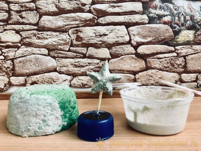 Новогодняя елочка из упаковки для яиц Новогодняя елочка из упаковки для яиц