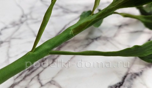 Цветок альстромерия из холодного фарфора Цветок альстромерия из холодного фарфора