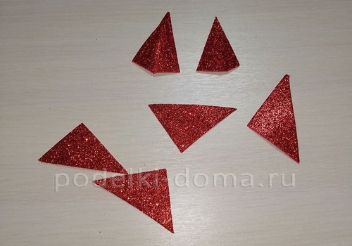 Эко-ёлка — поделка из подручного материала Эко-ёлка — поделка из подручного материала