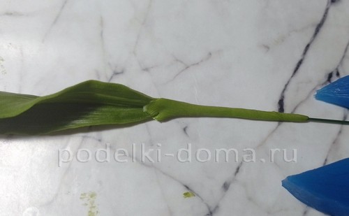 Цветок альстромерия из холодного фарфора Цветок альстромерия из холодного фарфора