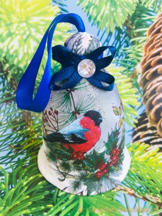 Как сделать елочная игрушку «Колокольчик» из бумаги