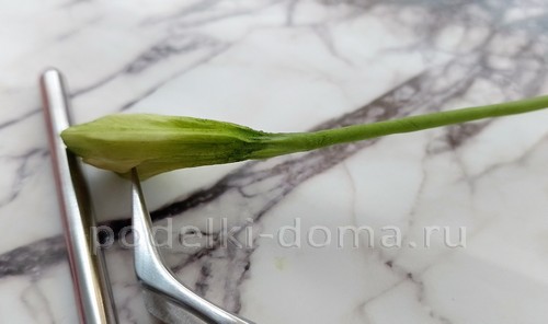 Цветок альстромерия из холодного фарфора Цветок альстромерия из холодного фарфора