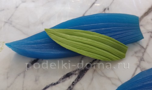 Цветок альстромерия из холодного фарфора Цветок альстромерия из холодного фарфора