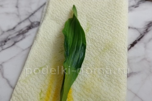 Цветок альстромерия из холодного фарфора Цветок альстромерия из холодного фарфора