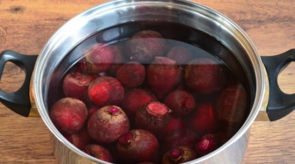 Как ускорить процесс варки свеклы, сохранив все питательные вещества