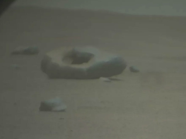 Марсоход обнаружил на Красной планете таинственный «пончик»