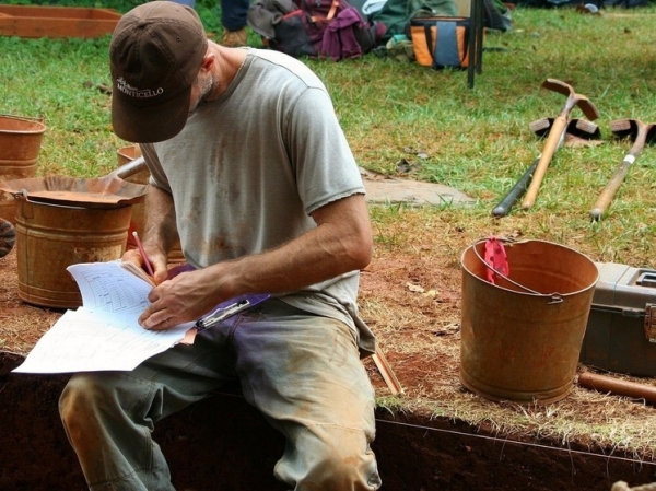 Удивительный меч 3000-летней давности обнаружен в Германии: до сих пор блестит