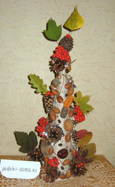 Ёжик из шишки и пластилина