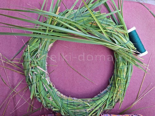 Делаем основу для венков из травы