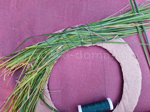 Делаем основу для венков из травы