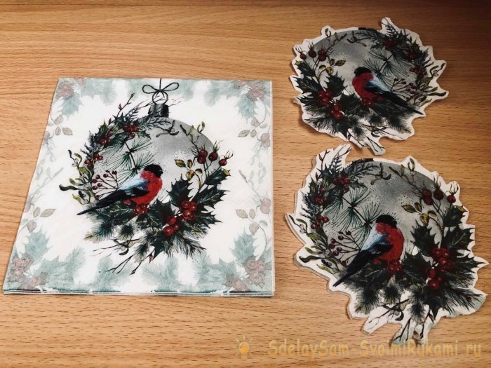 Ёлочный шар из упаковки от яиц