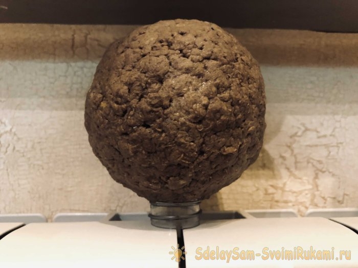 Ёлочный шар из упаковки от яиц