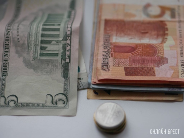 Белорусы в марте вновь активно продавали валюту. Что по цифрам? Белорусы в марте вновь активно продавали валюту. Что по цифрам?
