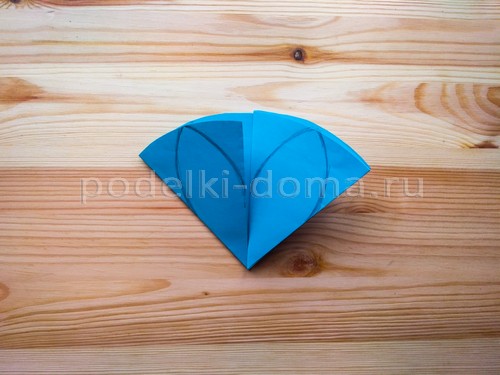 Голубая лилия из бумаги Голубая лилия из бумаги